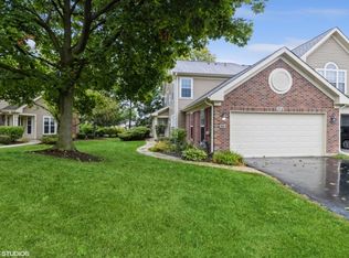 708 Clover Hill Ct, Elk Grove Village, IL 60007