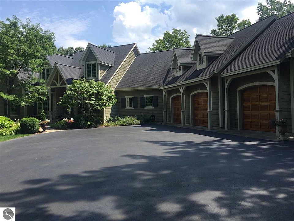 1st image of 10274 E White Pine Ln