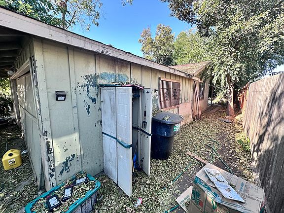 3rd image of 5733 La Field Dr