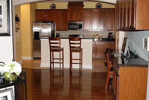 Kitchen and breakfast area