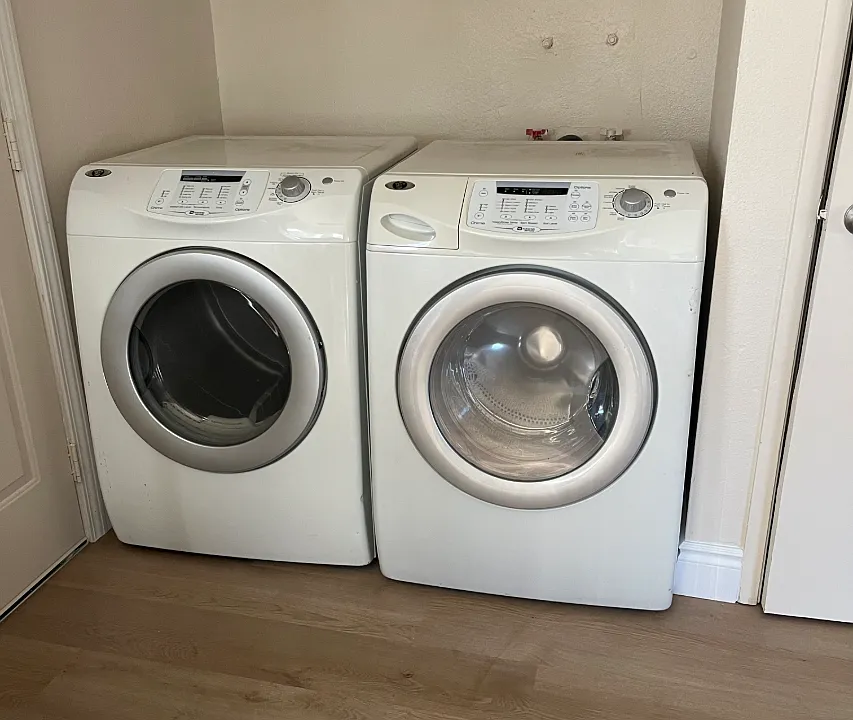 Washer/dryer hook up (and unit) included