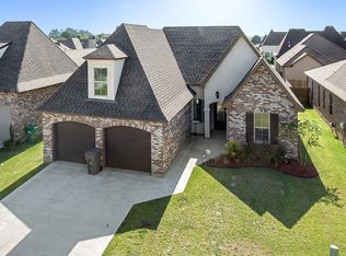 404 Old Cypress Dr, Broussard, LA 70592