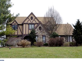 1 Mount View Ct, Newtown, PA 18940