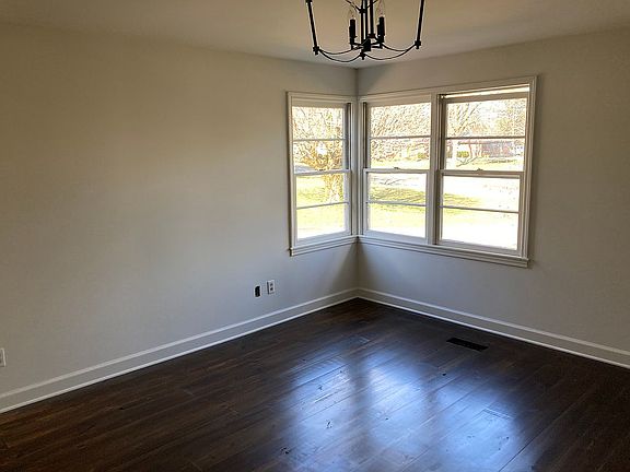 5th image of 1737 Wayne Ave NW