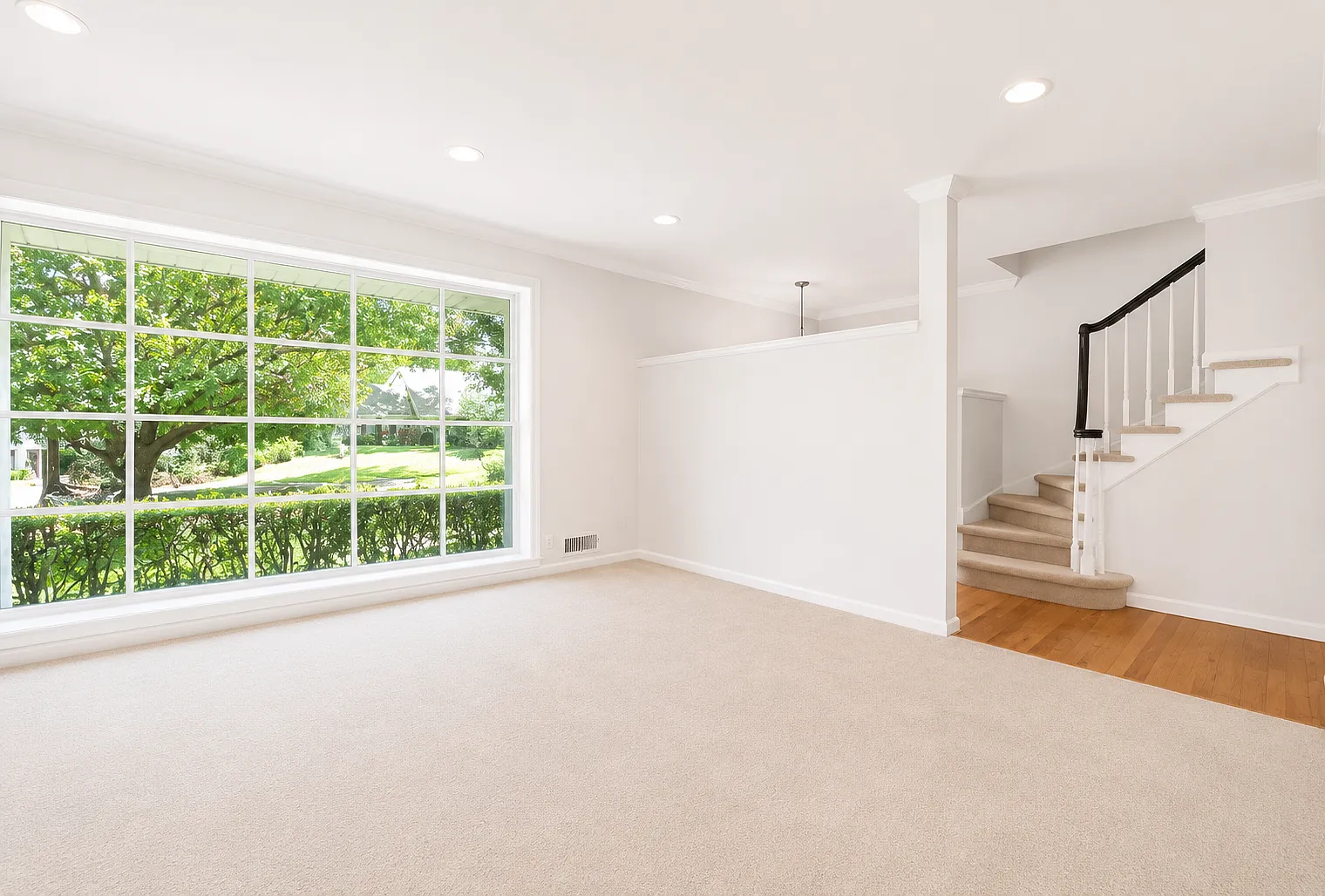 545 Wyncourtney Dr — Photo 2
