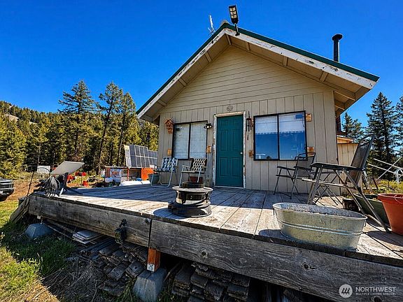 2nd image of 27 Mule Deer Ridge Road
