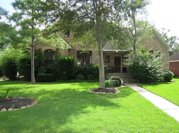 2209 Oak Dr, Dickinson, TX 77539