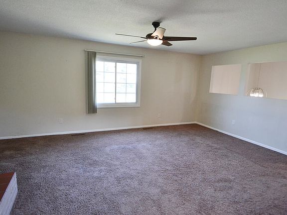 4th image of 1206 Queens Rd
