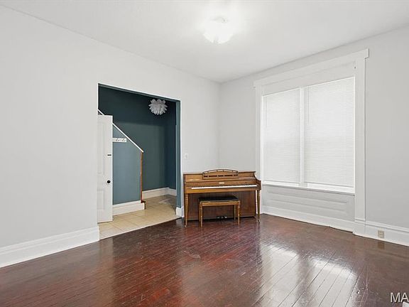 4th image of 3645 Oregon Ave