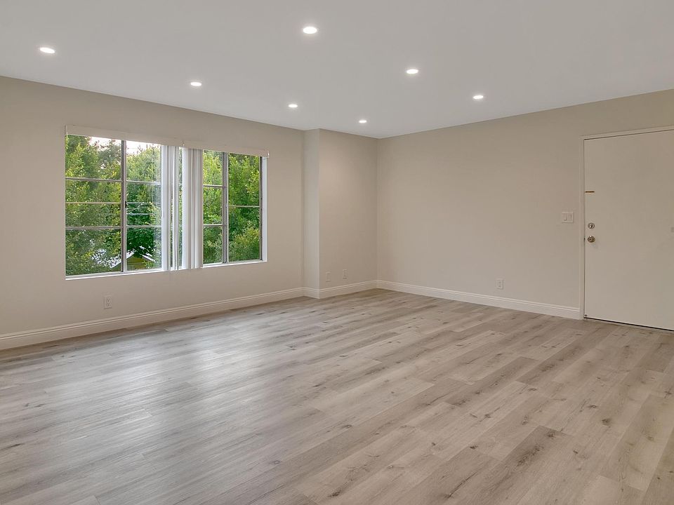 1st image of 501 Pacific St #206