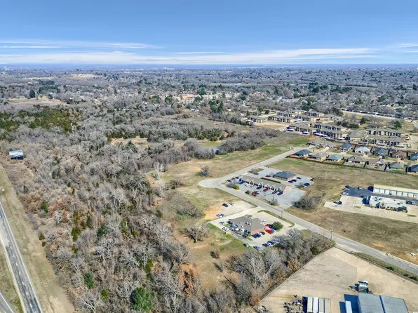 3015 Ridge Dr, Denison, TX 75020