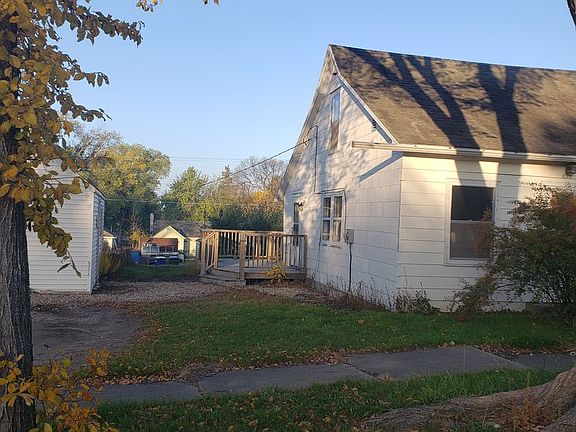 3rd image of 410 9th Ave SE