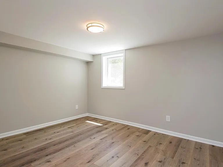 1444 Holly Ln NE — Photo 11