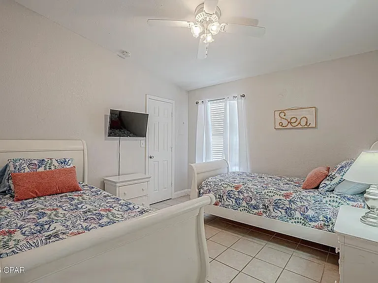 3 bed, 1300 sqft, $4,000 — Photo 4