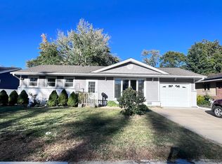 506 Ridgewood Rd, Elk Grove Village, IL 60007