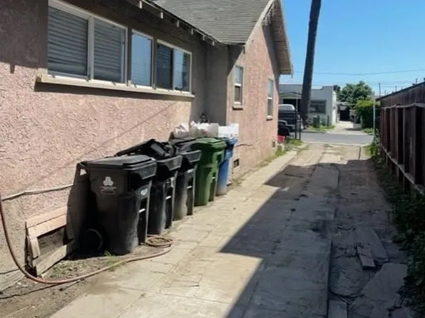 207 E 94th St, Los Angeles, CA 90003