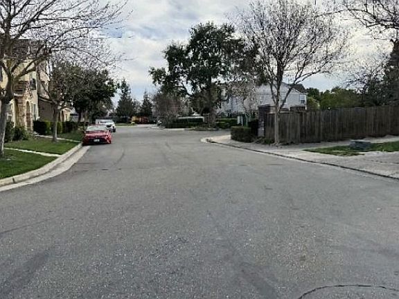Exterior Neighborhood (street photo)