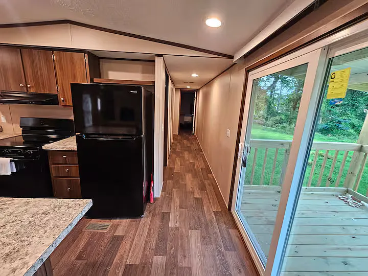 4 bed, $2,800 — Photo 2