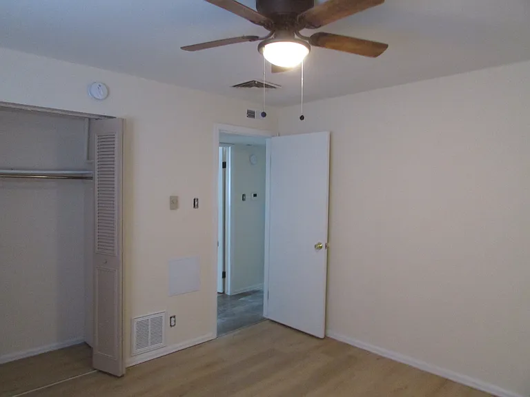 2120 Norman Ln #4 — Photo 10