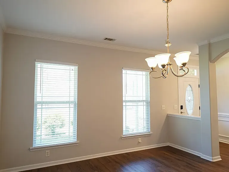 8 Woods Way — Photo 3