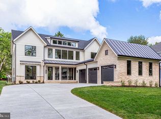 711 Frederick St SW, Vienna, VA 22180