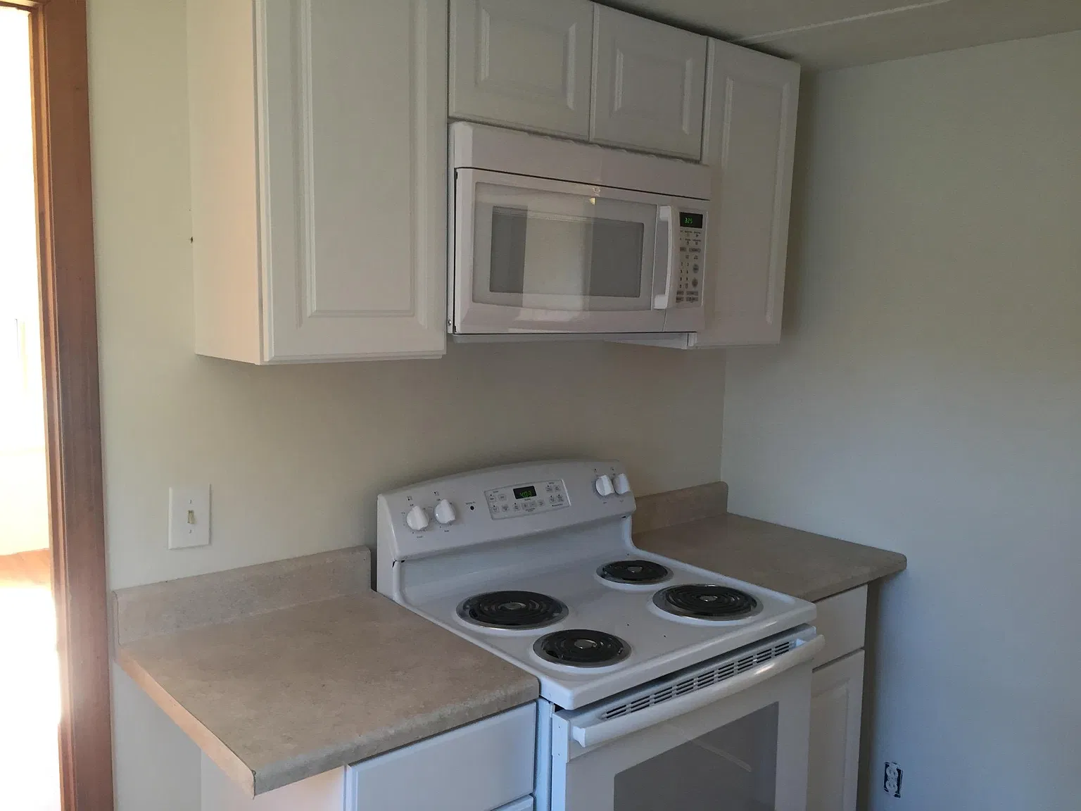 2 bed, 900 sqft, $1,700 — Photo 3