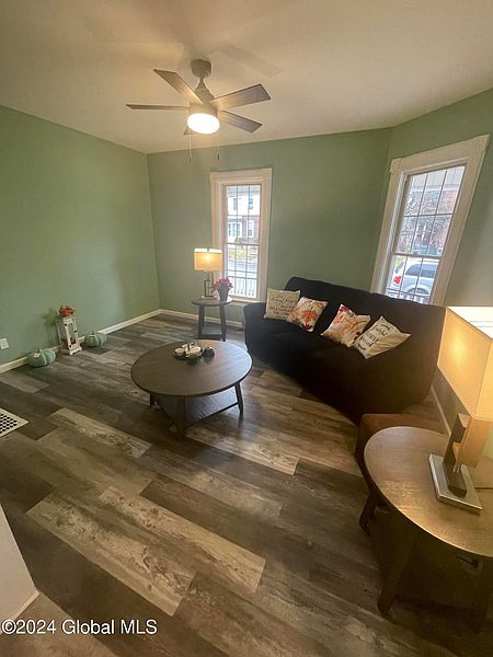 4th image of 339 Locust Avenue