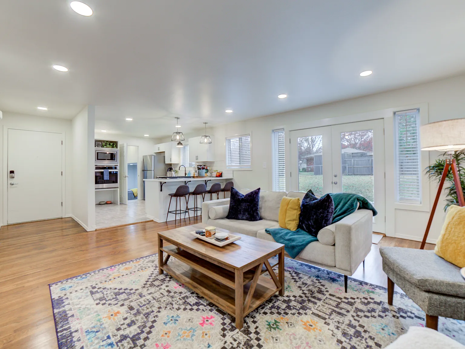 3 bed, 2.5 bath, 1575 sqft, $3,500 — Photo 1