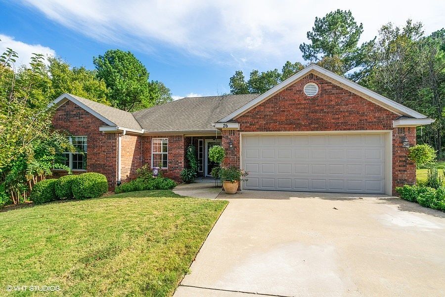 1st image of 26 Sandridge Dr