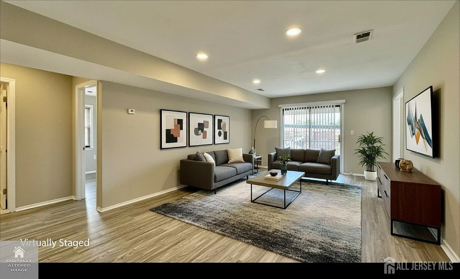 1 bed, 1.0 bath, 932 sqft, $2,000 — Photo 1