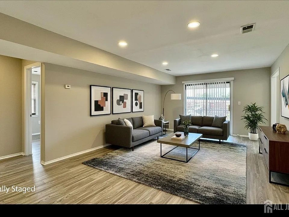 1511 Raspberry Ct