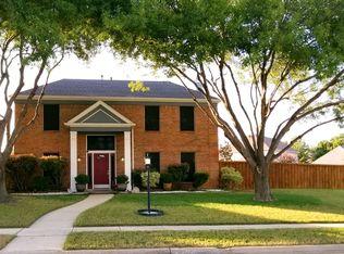 1319 Old Barn Ln, Lewisville, TX 75067