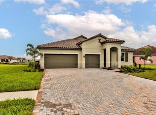2091 Grove Dr, Naples, FL 34120