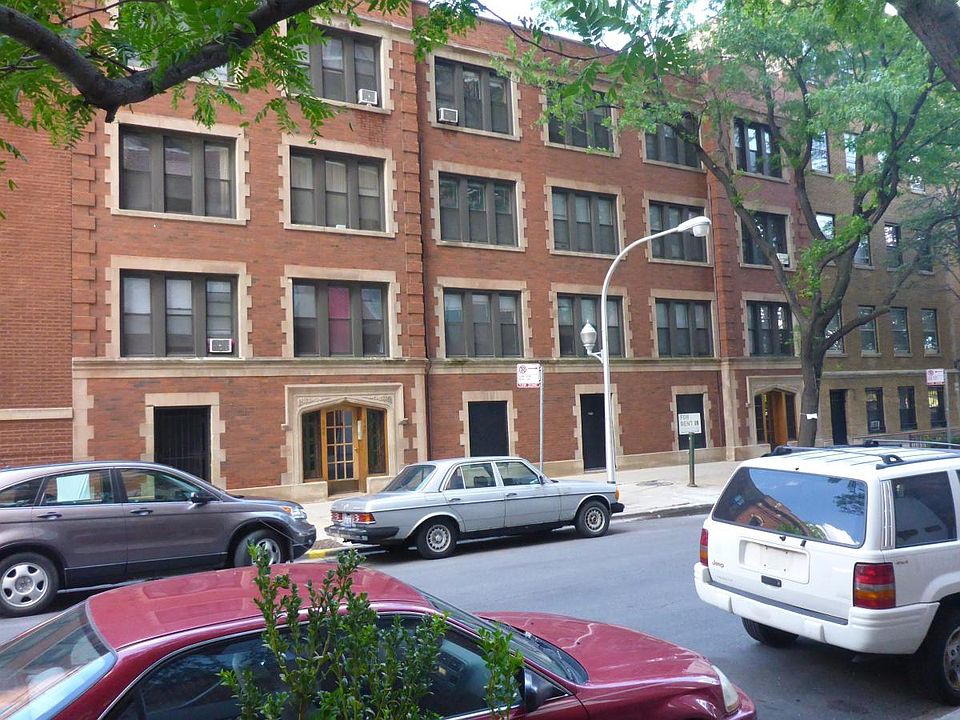 1st image of 646 W Waveland Ave APT 2