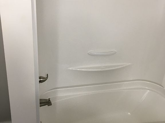 4th image of 110 Marshall St