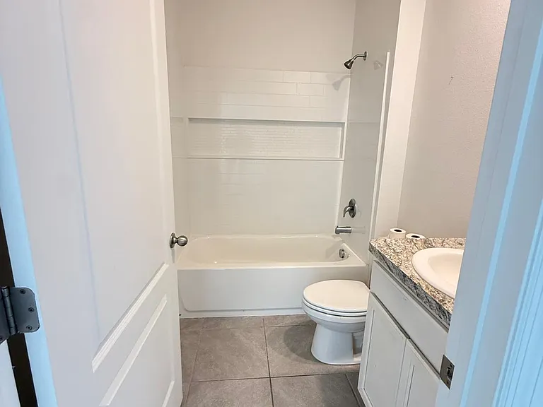 187 Emanuelle Dr — Photo 30