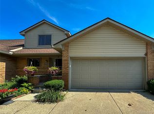 3715 Old Creek Rd, Troy, MI 48084