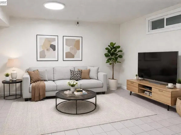 801 Franklin St APT 711, Oakland, CA 94607