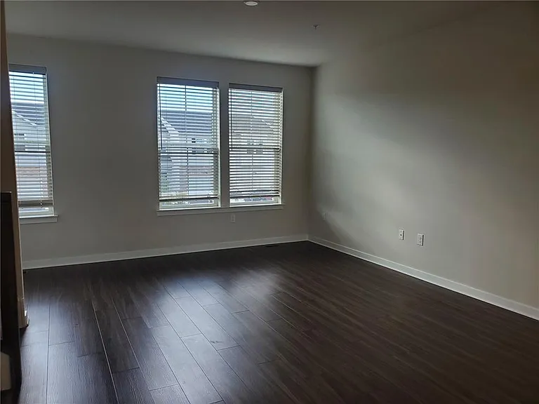 7640 Clayton Ave — Photo 6