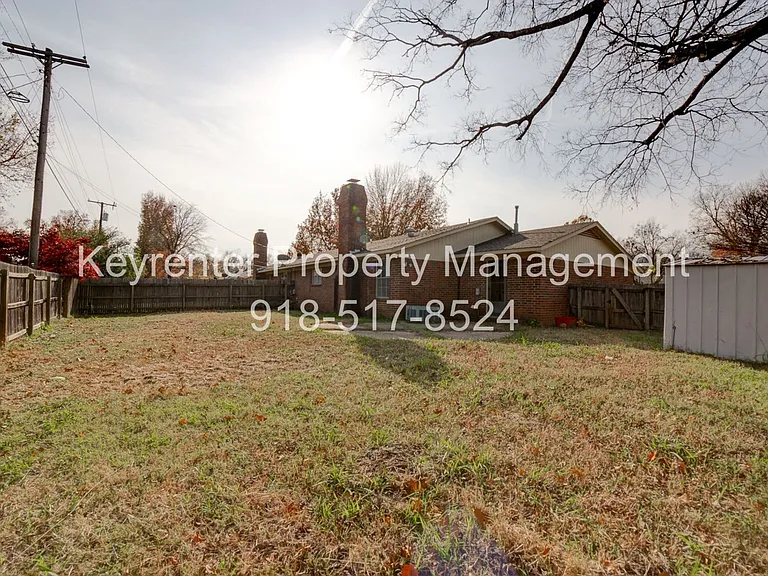 6105 S Troost Ave — Photo 21