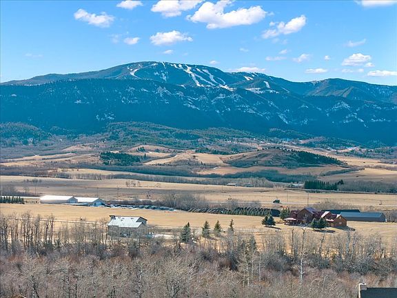 3rd image of 32 Red Lodge Creek Rd