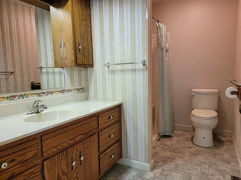 478 N Railroad Ave — Photo 10