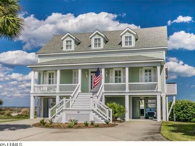 48 Harbor Dr N, Saint Helena Island, SC, 29920