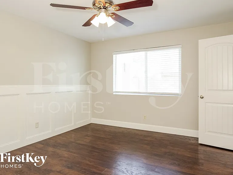 18630 N 17th Ave — Photo 9