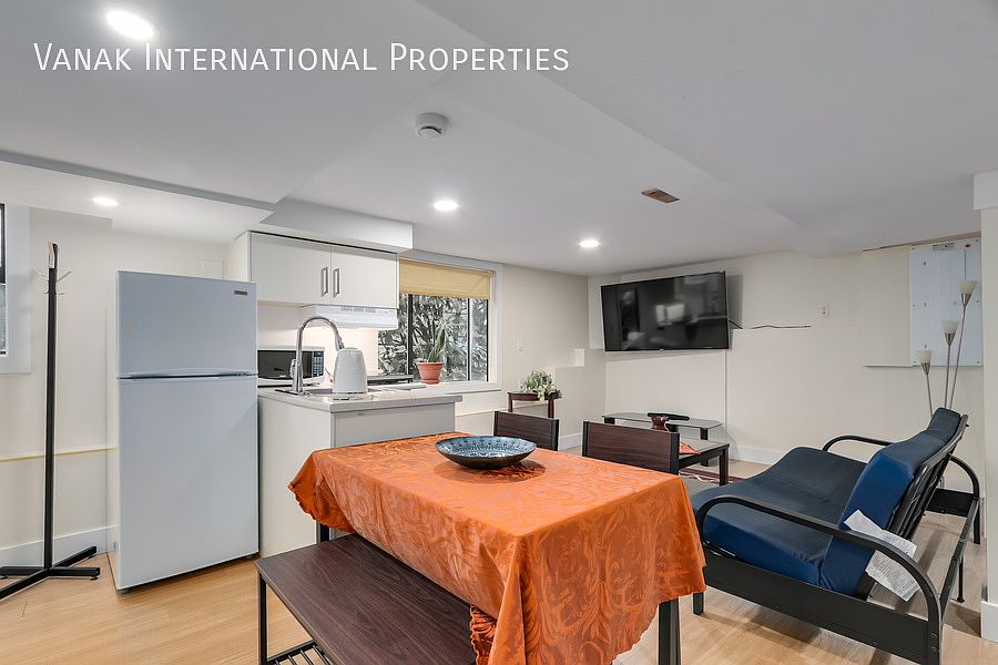1st image of 2385 Bridgman Ave