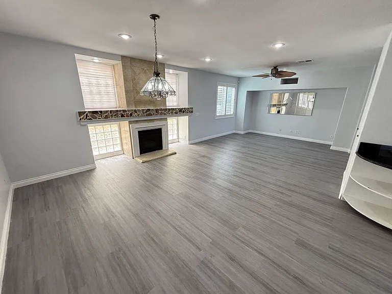 8207 Vista Colorado St — Photo 11