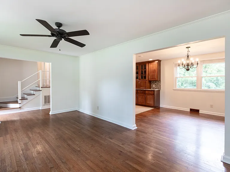5839 Wedgewood Dr — Photo 4
