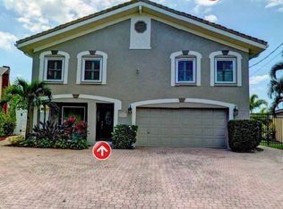16118 6th St E, Redington Beach, FL 33708