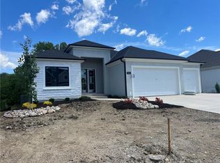 2106 SW Red Barn Ln, Lees Summit, MO 64082