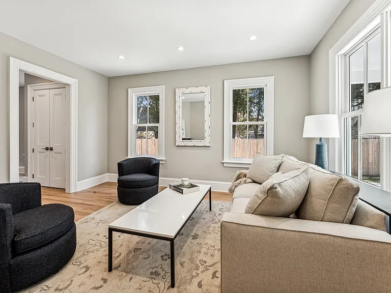 75 Georgica Rd — Photo 10